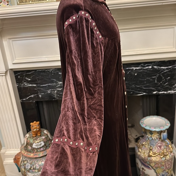 NWT “Ursime” Burgandy velvet maxi jacket w/ silver buttons & nail head trim - Picture 5 of 7